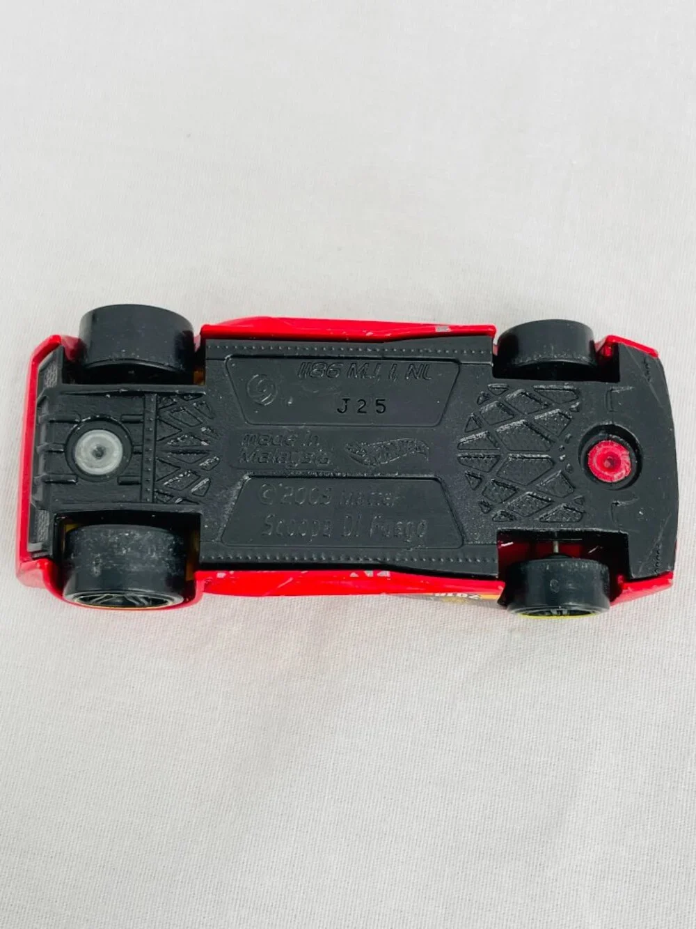 Vintage 2009 Hot Wheels Scoopa Di Fuego Red Dicast Yellow and Black Limited
